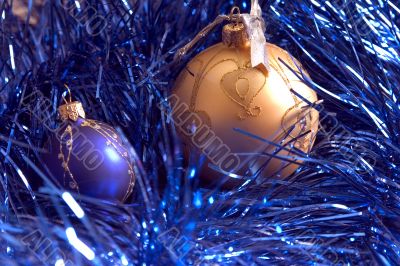 yellow and blue fir-tree balls
