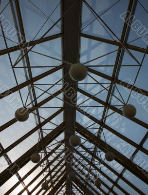 Glass interlacements