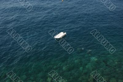 Solitary boat