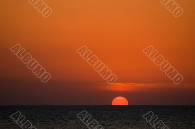 sun in sea