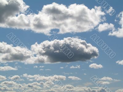 swimming wool pack clouds in the sky