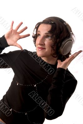 listens music