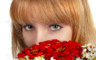 green eyes and flowers