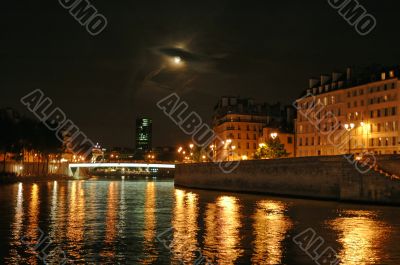 Paris`s Moon