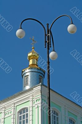 Street lamp and dome-shaped