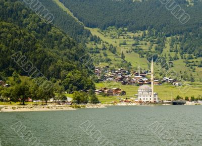 Ozungul Lake