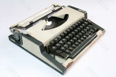 old typwriter - sideview