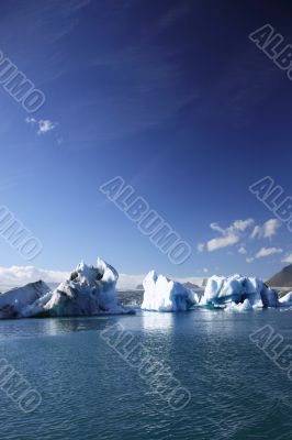 Large icebergs