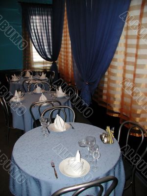 covered tables