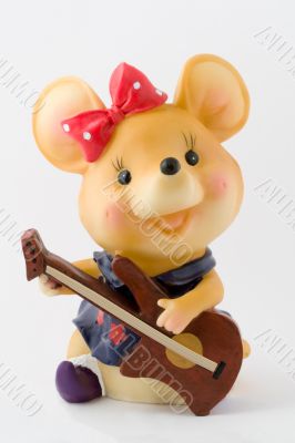 Mouse with guitar