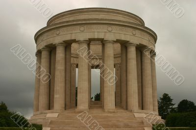 Memorial monument