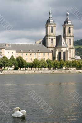 A swan and an abbey