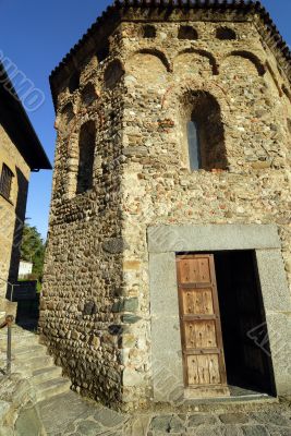 Agliate - Church of San Pietro, Baptistery