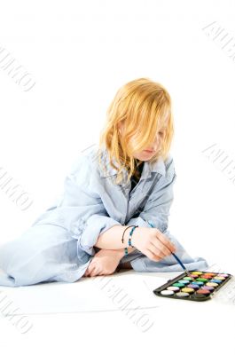 little girl painting