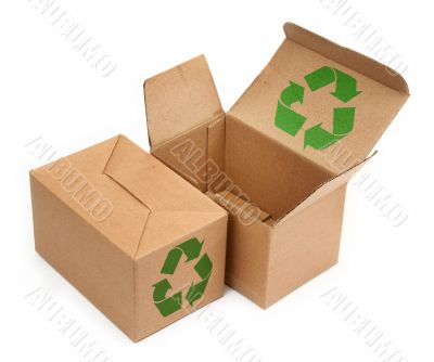 cardboard boxes with recycle symbol