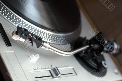 vinyl disk player