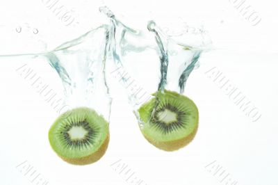 diving kiwi fruit