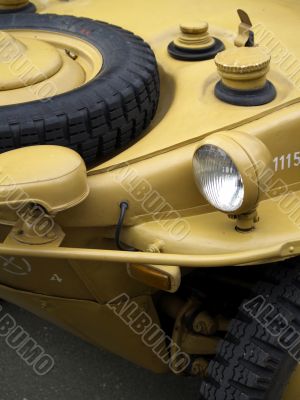 amphibious vehicle