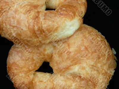 Croissants Close