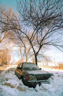 the car under a snow