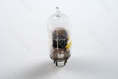Vacuum tube