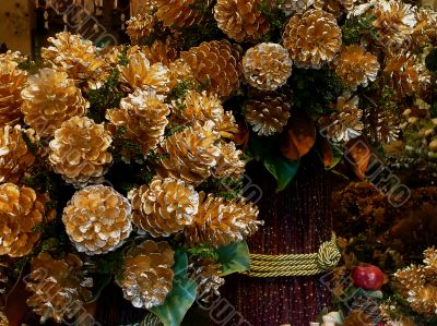 Gold Holiday Pinecones