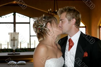 Wedding Couple kissing