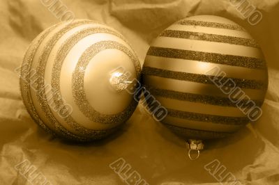 christmas golden balls