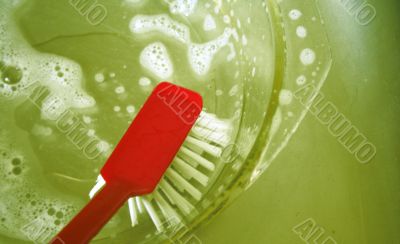 Brush to flush