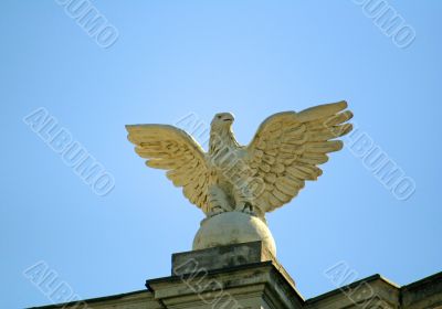 roman eagle statue