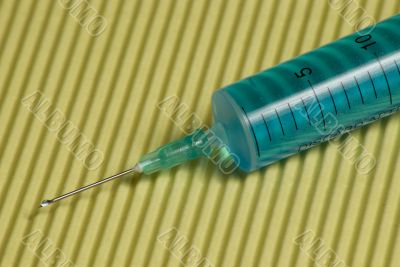 Vaccination syringe