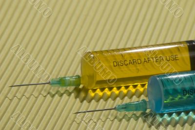 Vaccination syringe
