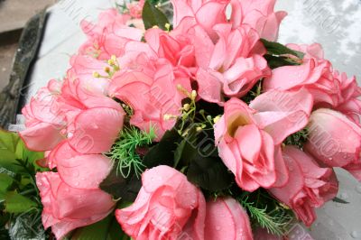 Few purple pink rose flowers bouquet