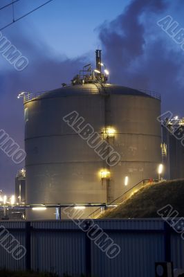 Big gas tank