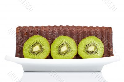 Cake with kiwi on a dish