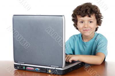 Child whit laptop