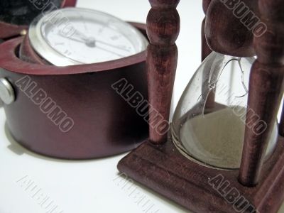 btoken sand-glass