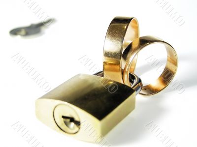 Padlock and rings