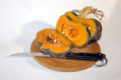 Cutting pumpkin