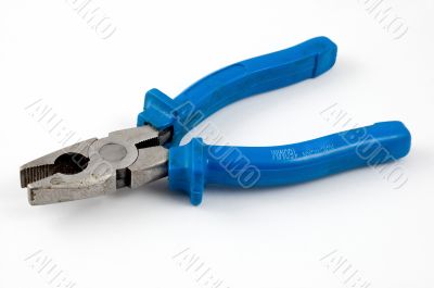 Flat-nose pliers