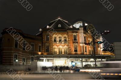 Tokyo station at night