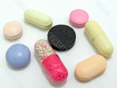 Multicolored pills