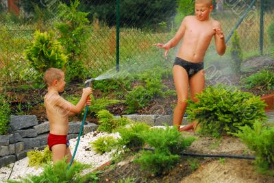 boys play with water