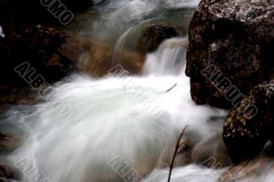 Stream in Cream