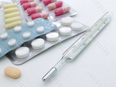 pills whith thermometer