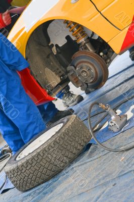 Car mechanics