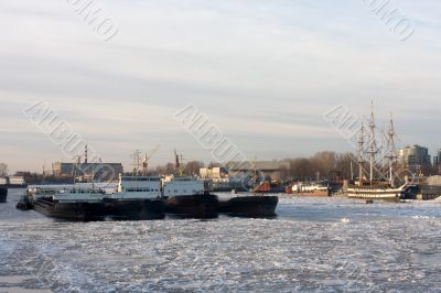 The ice-bounded ships