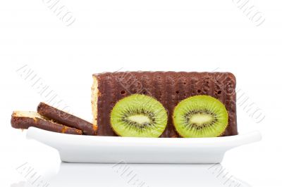 Slices of cake with kiwi