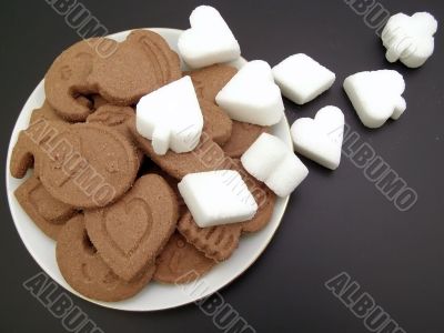 Biscuit plate with sugar
