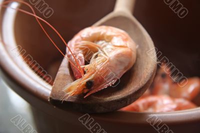 Whole cooked prawns